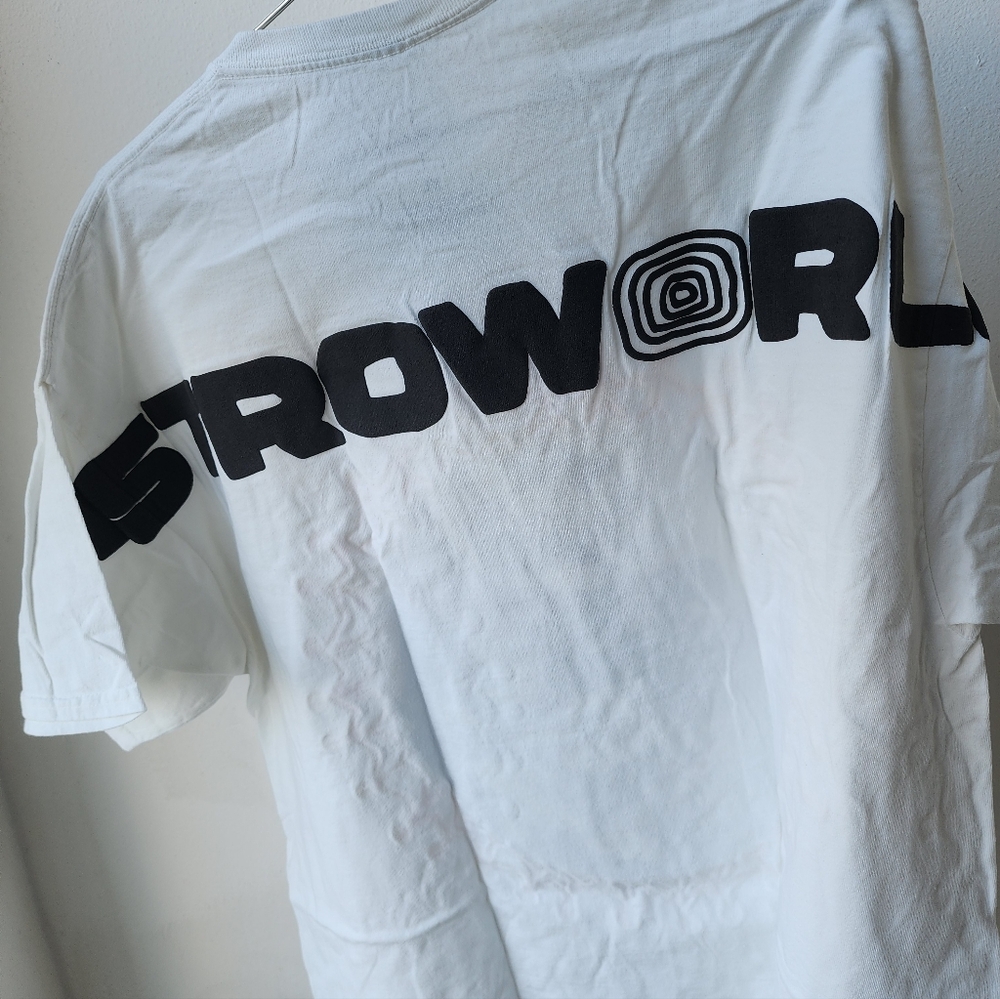Travis Scott White Astroworld Tee with Earth Graphic - Picture 10 of 11